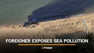 Foreign man flags sea pollution off Jomtien Beach in Pattaya | Thaiger
