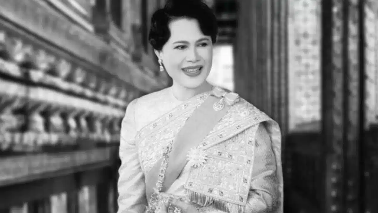 Thailand marks Queen Sirikit's 100-day memorial with nationwide ceremonies | News by Thaiger