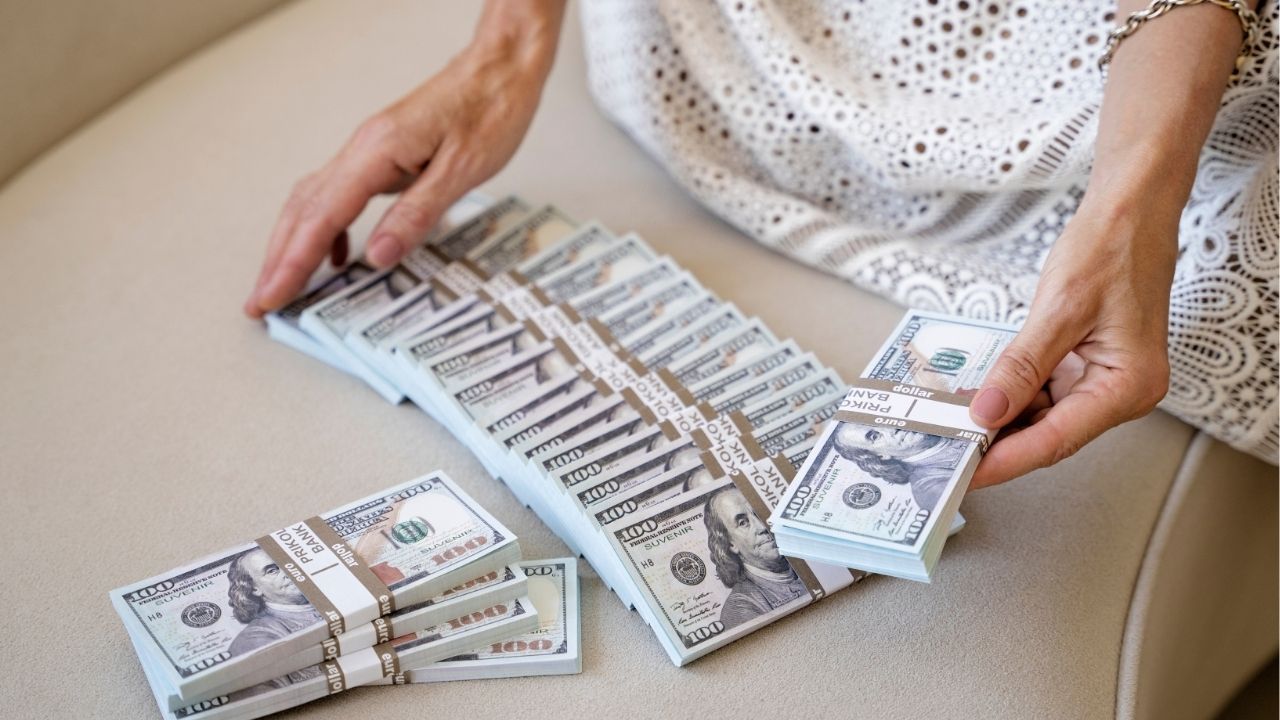 Arriving in Thailand with too much cash? Here's what to do | News by Thaiger