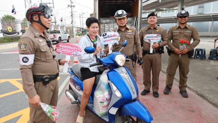 Thai police replace fines with flowers for Valentine's Day | News by Thaiger