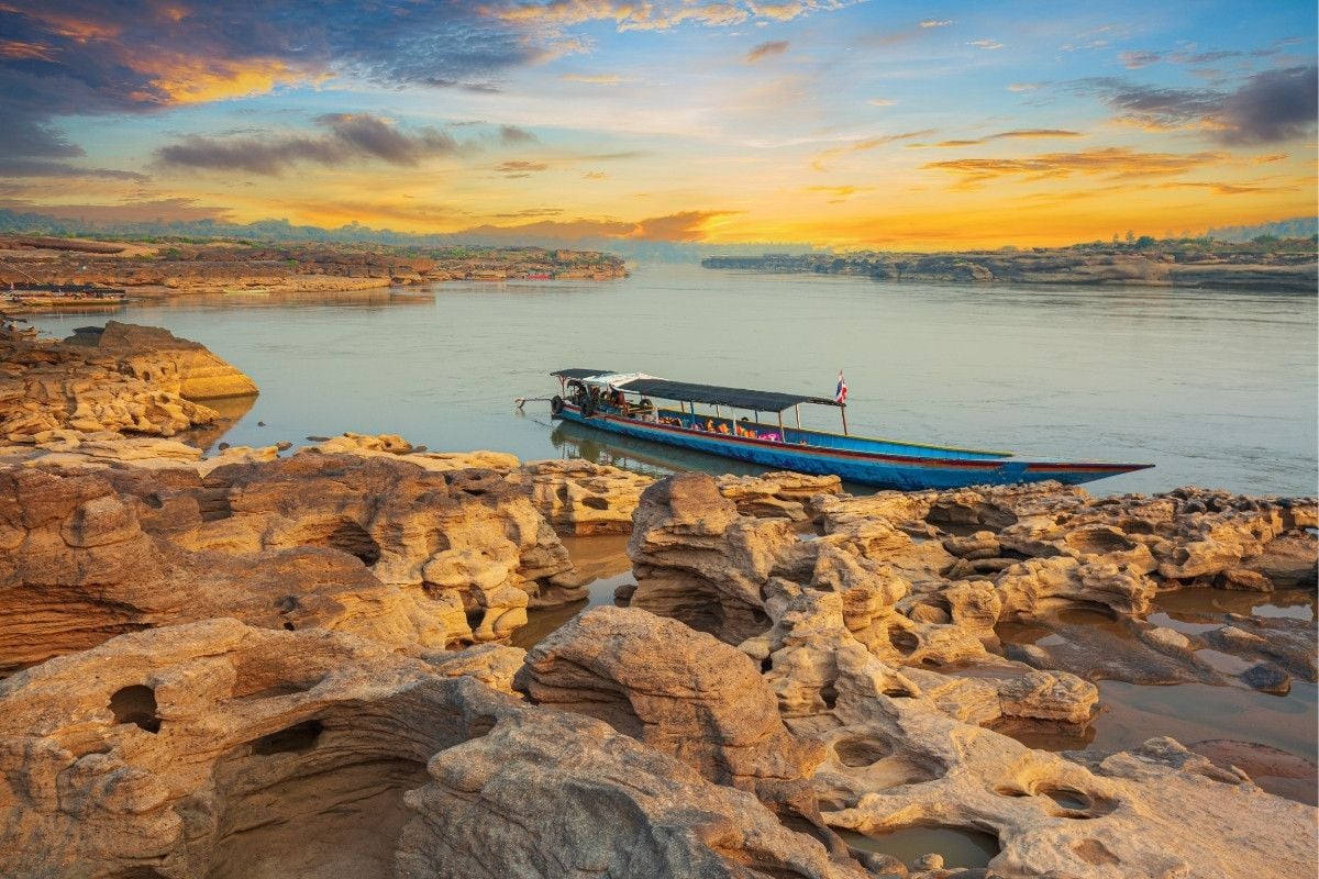 quiet thai provinces - ubon ratchathani