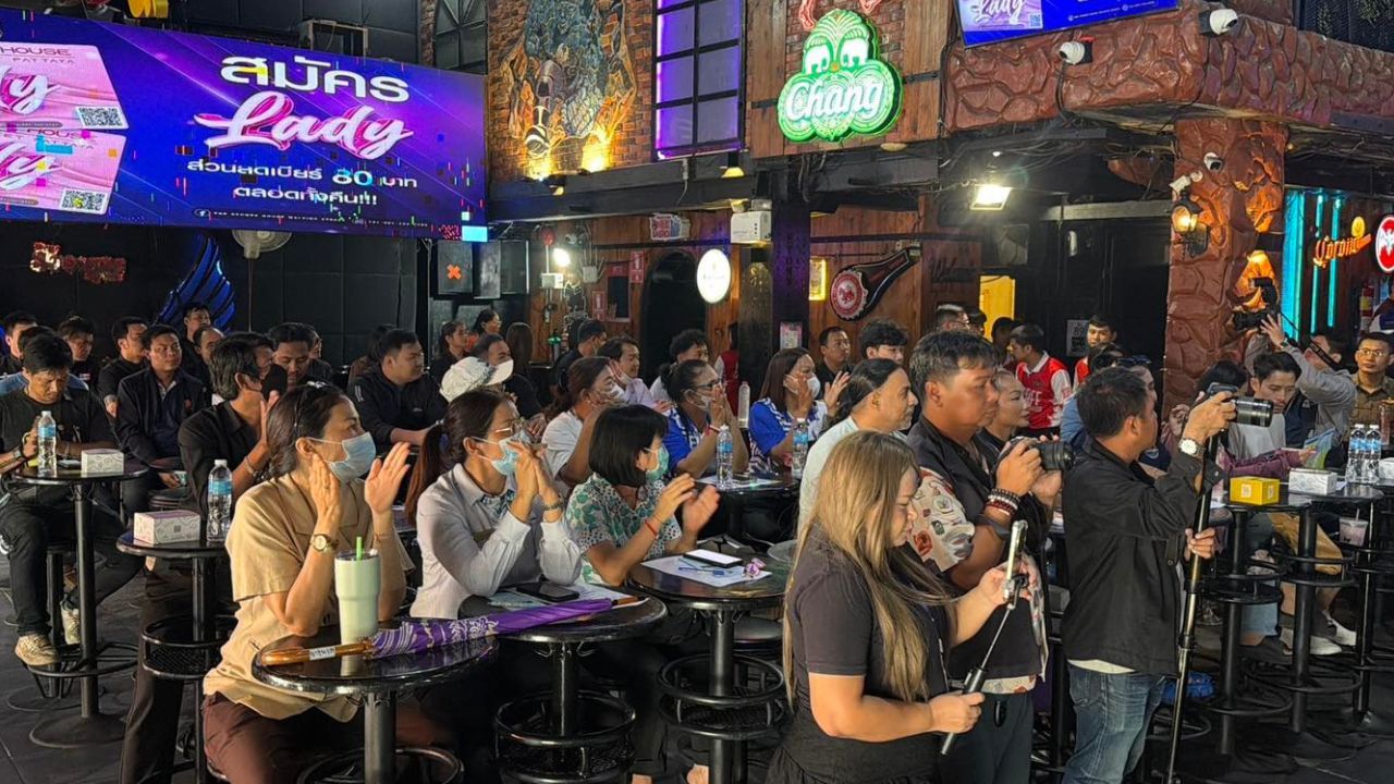 Pattaya locals and officials discuss issues in Walking Street forum
