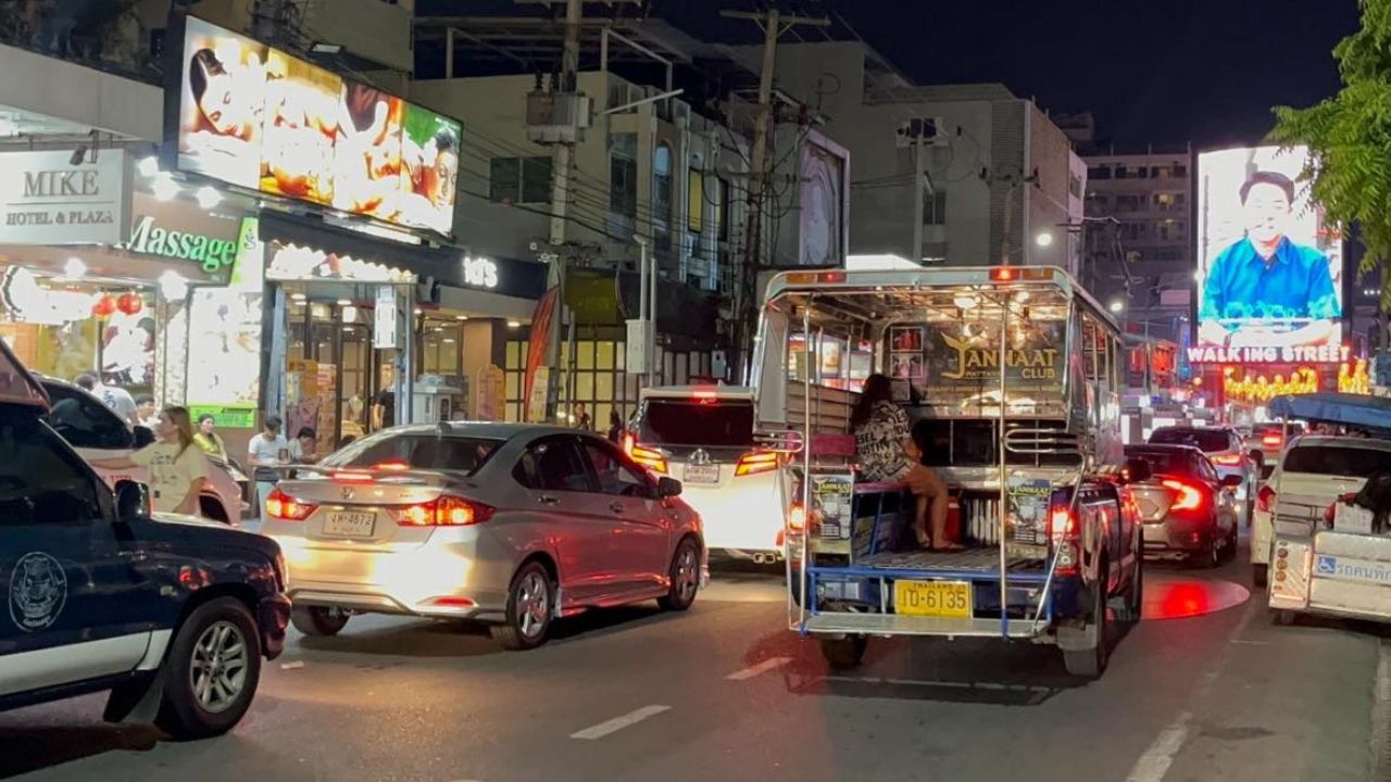 Homeless man’s lewd act on Pattaya Beach raises concerns