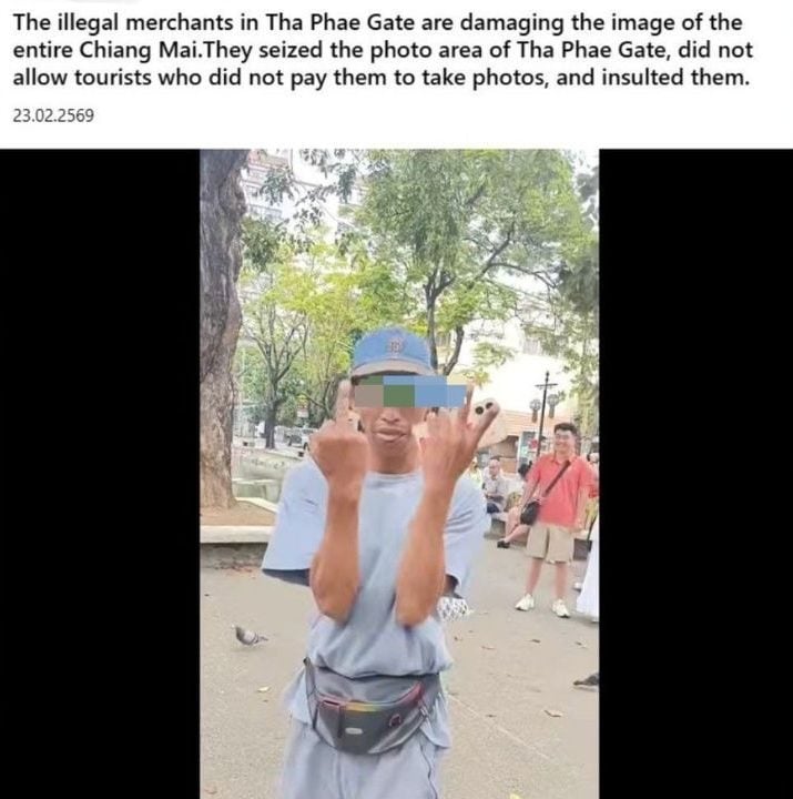 Bird feed sellers detained after video shows man flipping off tourists