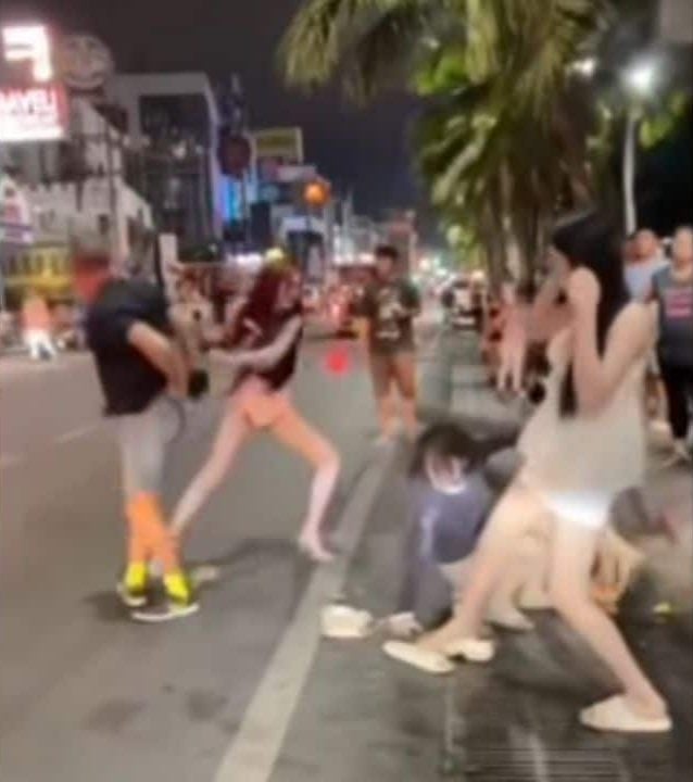 Transgender suspect sought after tourist reports theft and assault | News by Thaiger