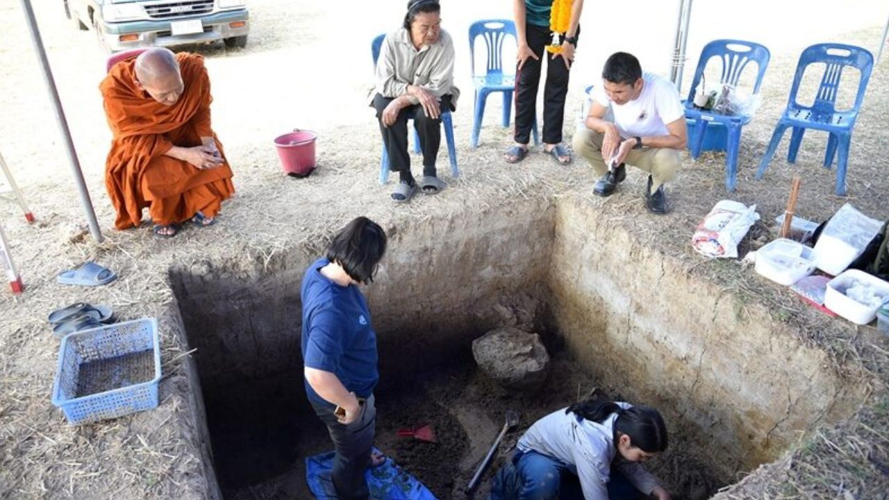 Ancient skeletons found near bronze drums site in Phetchaburi