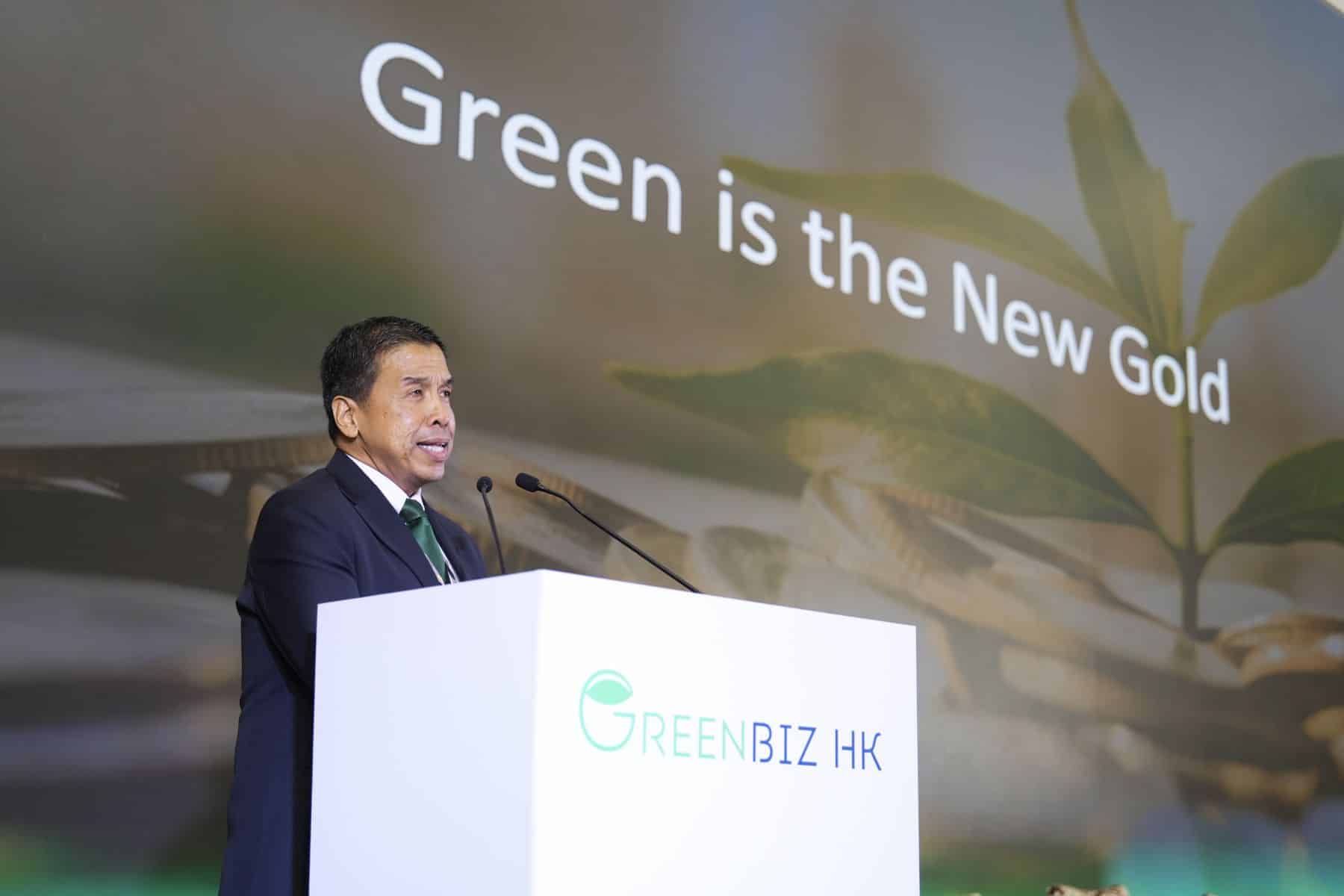 Dr Chadchart Sittipunt addresses attendees at the GreenBiz HK Forum in Bangkok.