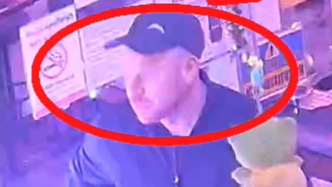 Foreigner wanted for phone theft