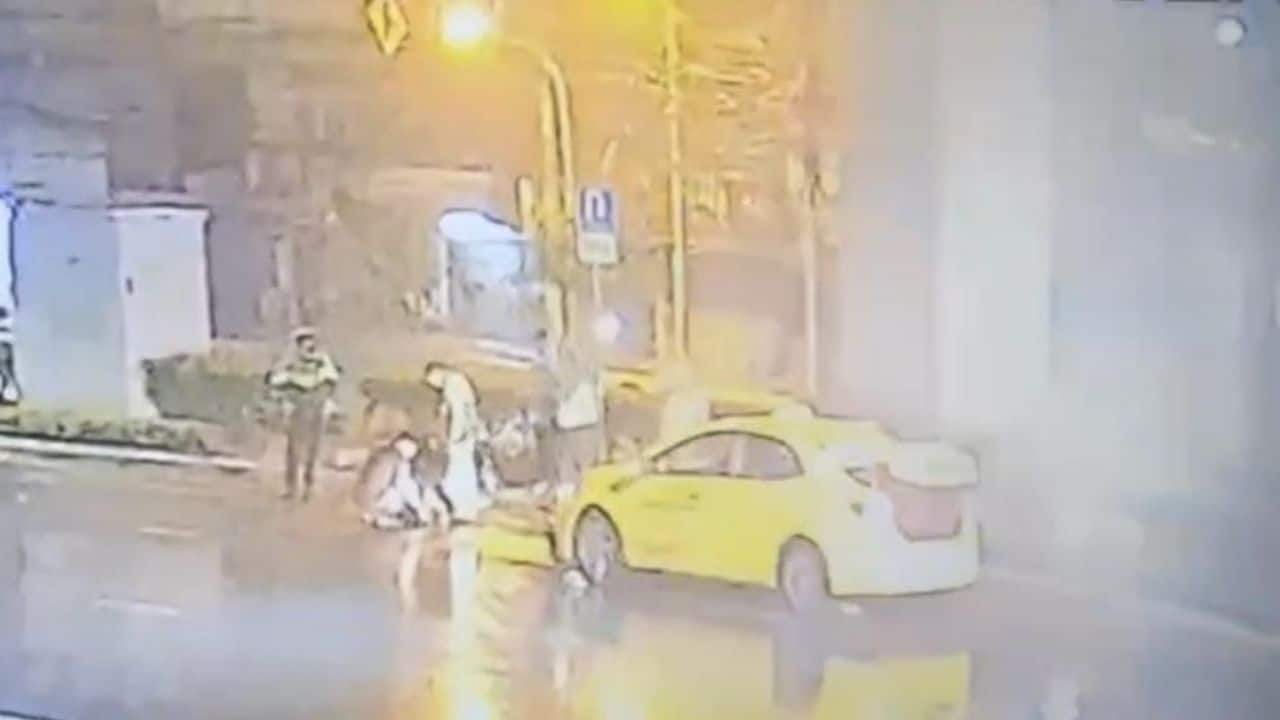 Rescuers send woman to police station instead of hospital and leaves her to die