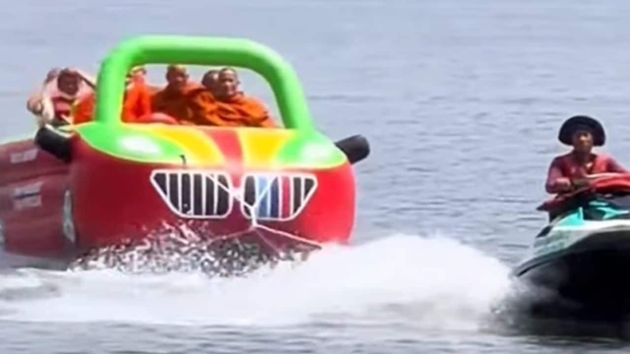 Monks criticised for banana boat trip