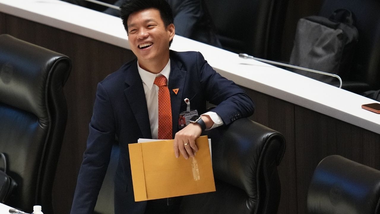 People's party leader Natthaphong Ruengpanyawut