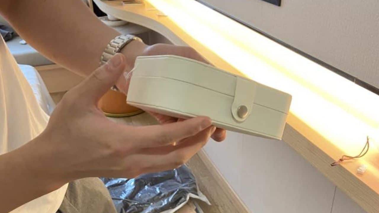 Missing expensive accessories during Bangkok-Shanghai trip