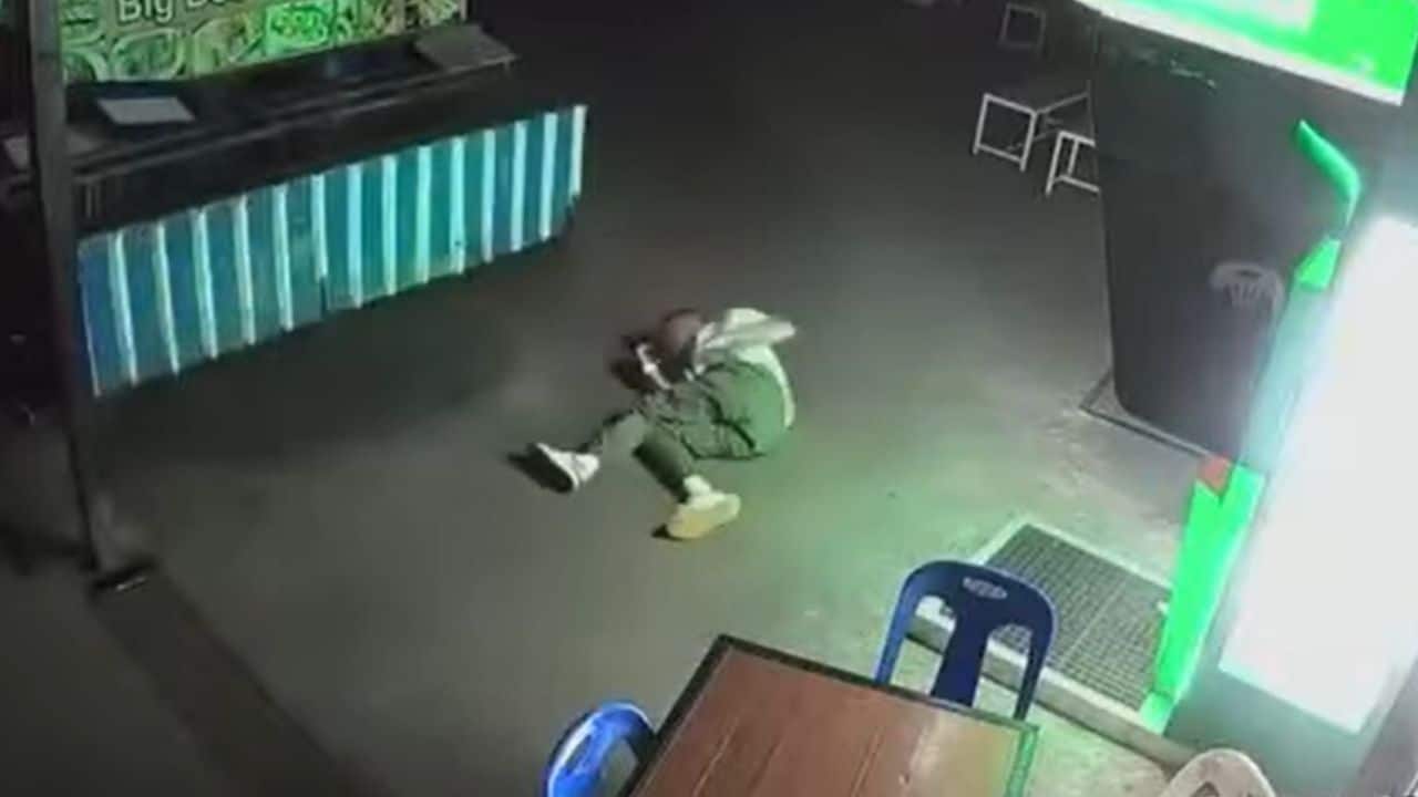 Foreign man attacked and robbed in Phuket