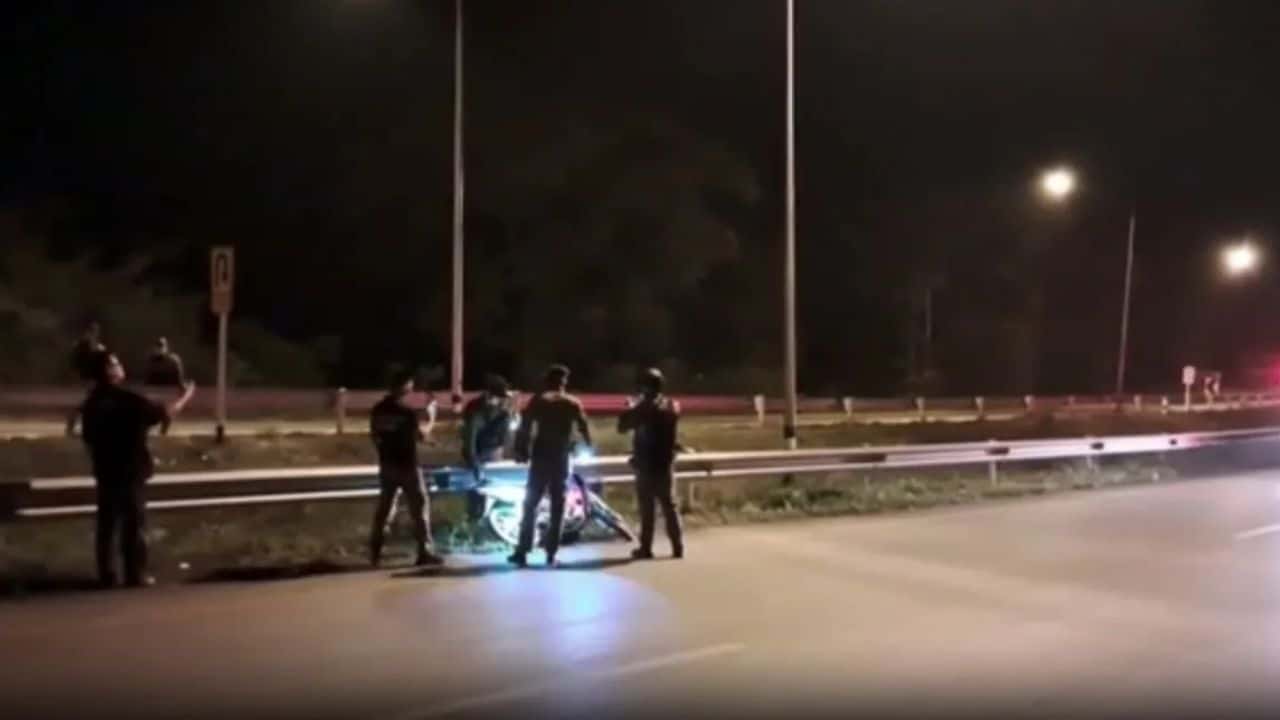 Thai teen shot by police on Lampang road