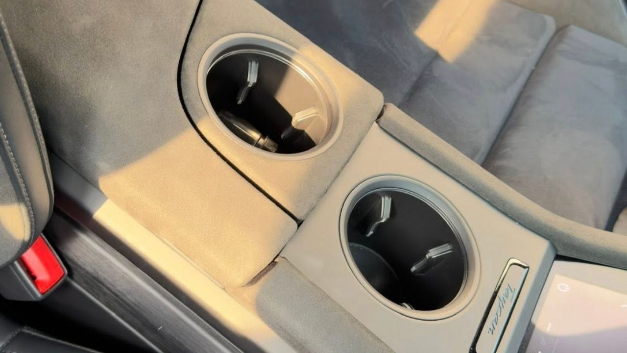 Radnik autoservisa vratio ukradeni sat