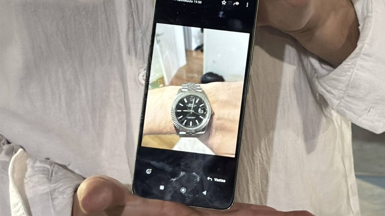 Finnish man lost luxury watch and cash to Pattaya bar girls