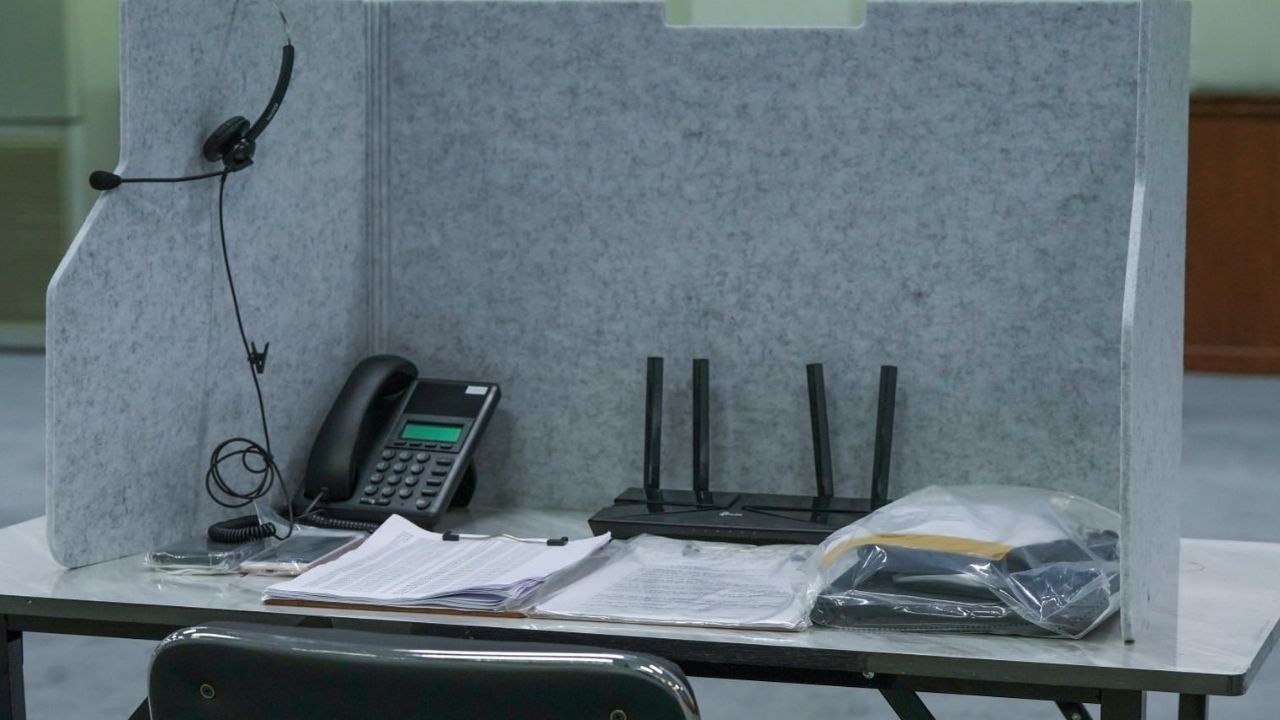 Call centre scan raid in Bangkok luxury houses