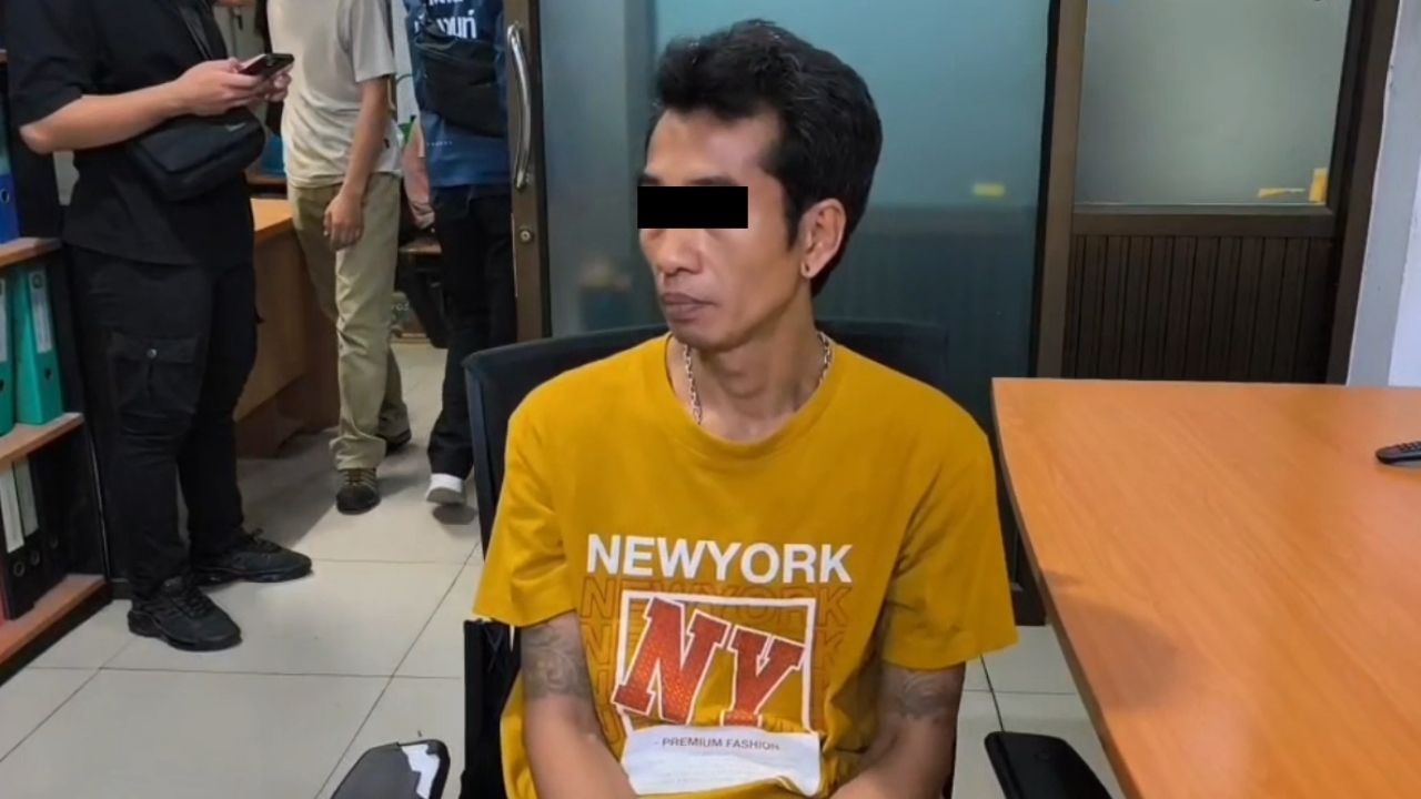 Thai man attacked and robbed old woman