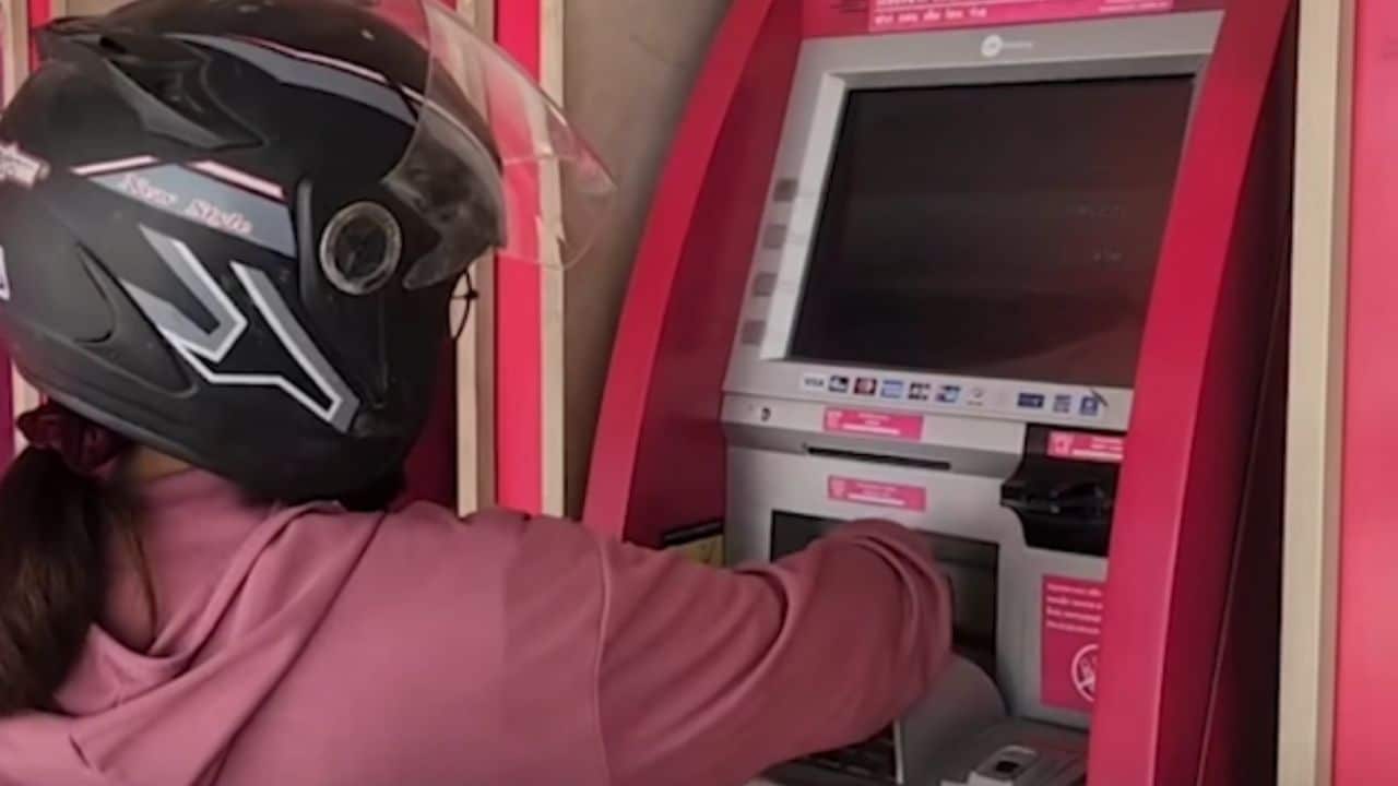 Thai woman forgives starving thief