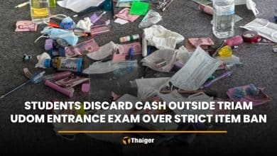 Students discard cash outside Triam Udom entrance exam over strict item ban | Thaiger