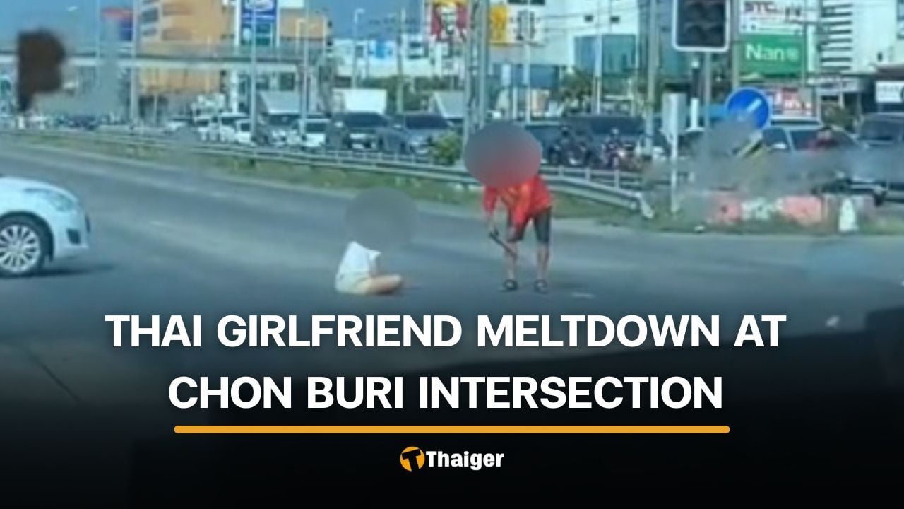 Chon Buri woman sits on road and throws shoes after argument with boyfriend | Thaiger