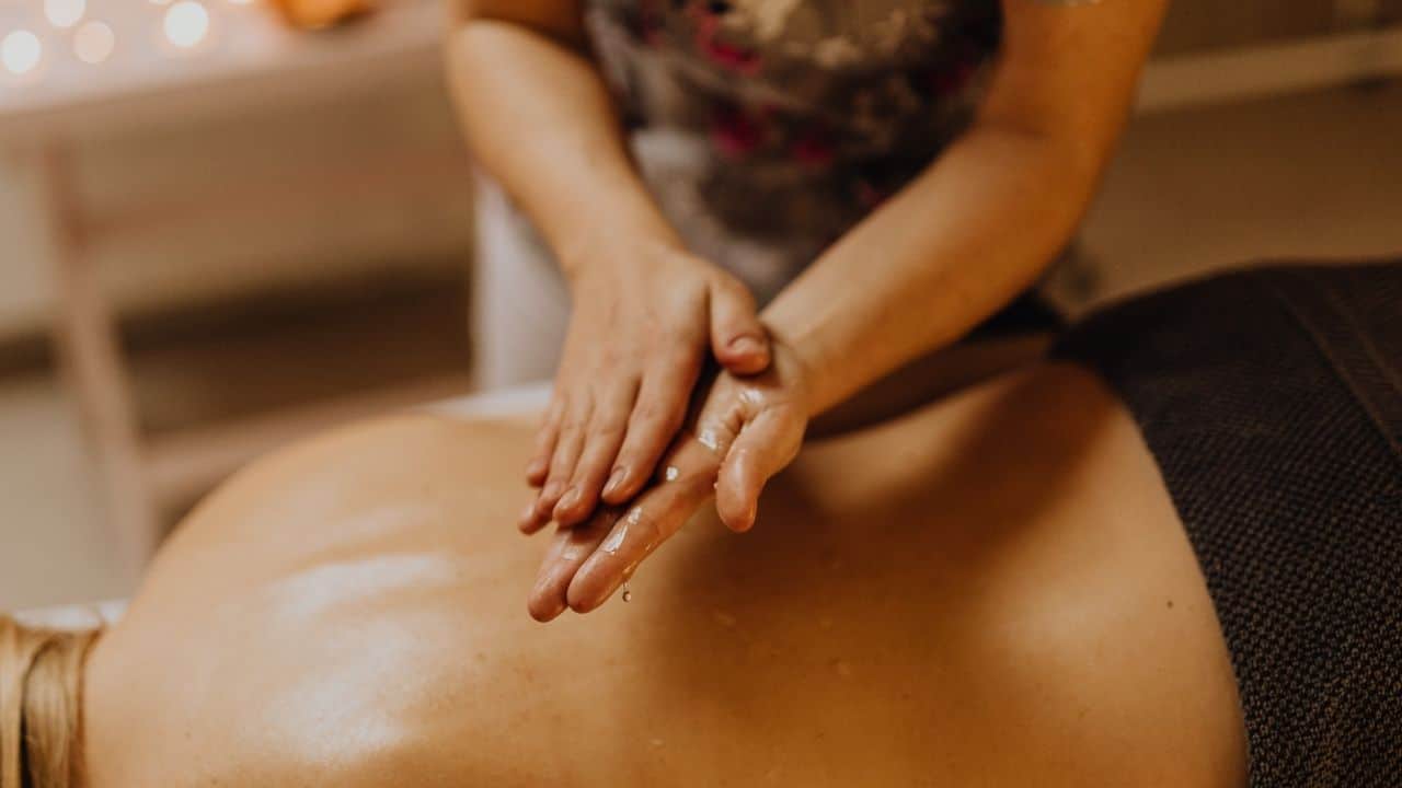 Phuket massage shop overcharges tourist