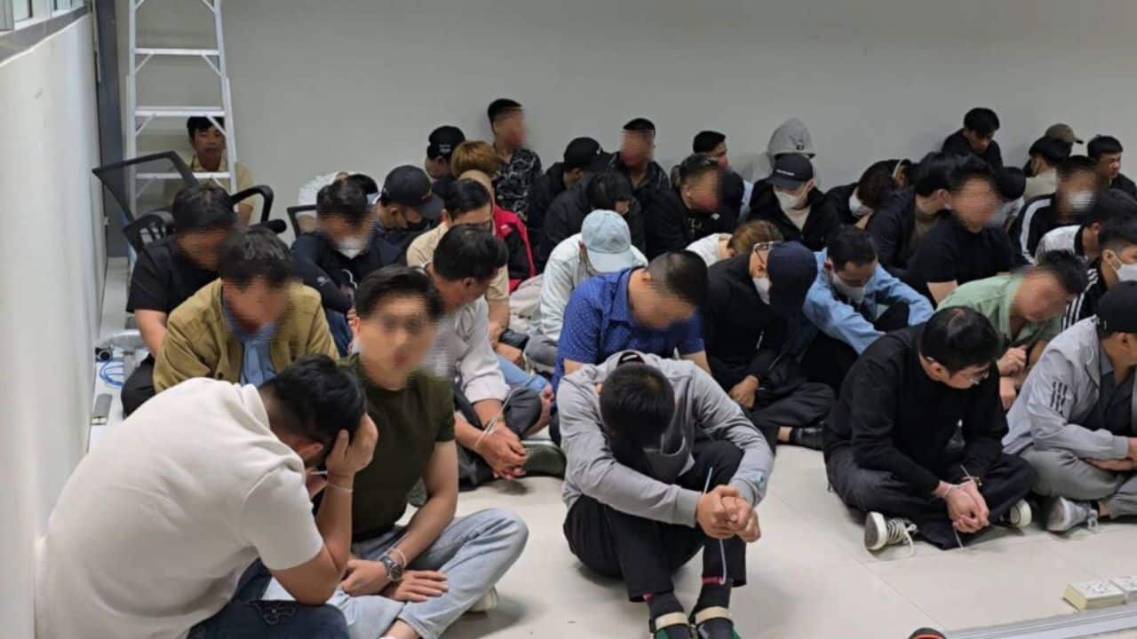 94 Vietnamese arrested in Bangkok raid linked to gambling network