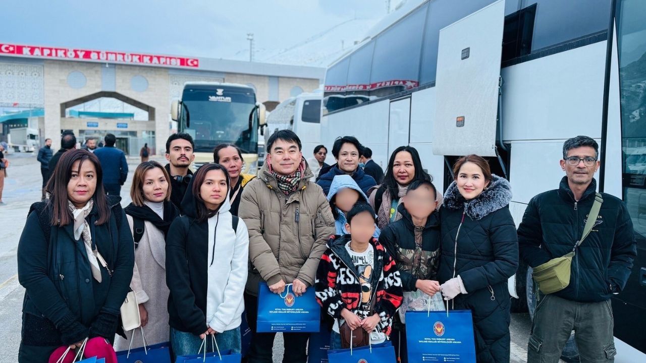 First group of 62 Thai nationals arrives safely in Turkey from Iran