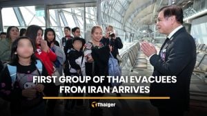 Foreign minister welcomes first group of Thai evacuees from Iran | Thaiger