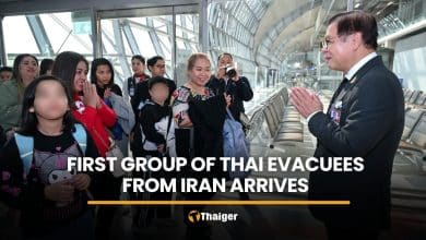 Foreign minister welcomes first group of Thai evacuees from Iran | Thaiger