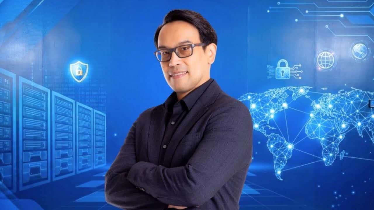 In-flight credit card theft rises to 80 cases with losses over 8 million baht, prompting the Immigration Bureau to warn travellers.