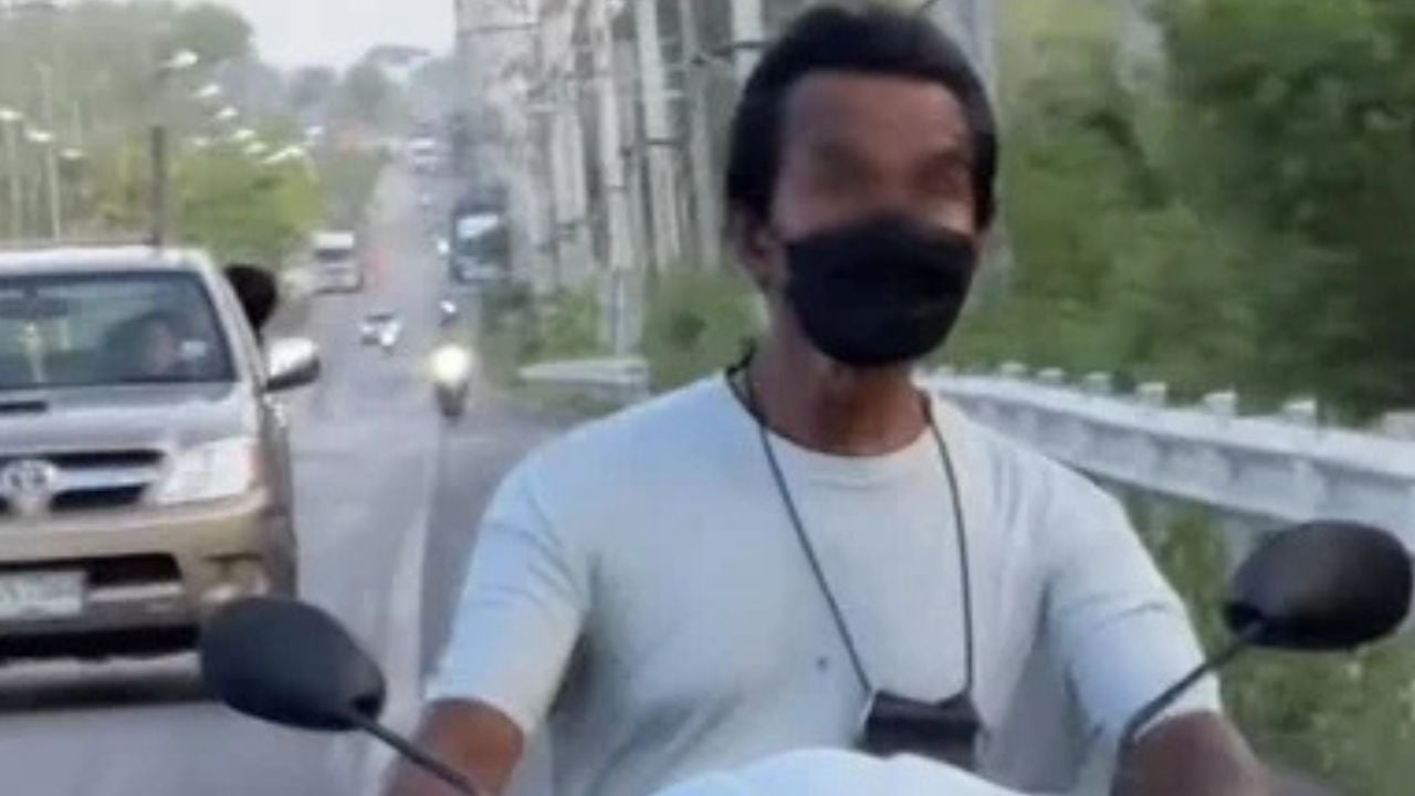 Motorcycle taxi rider suspected of public indecency in Songkhla