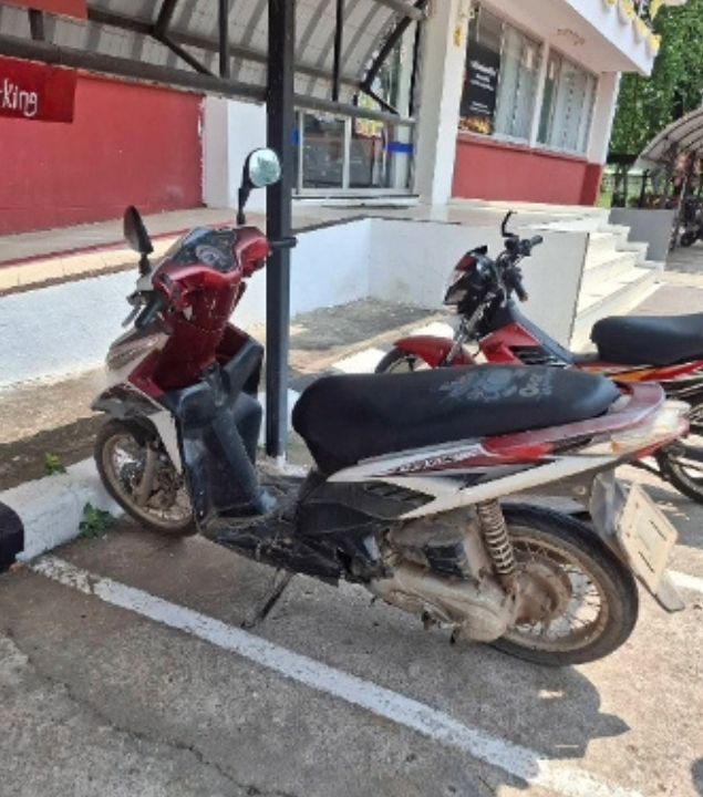 Police called after naked man walks into Khon Kaen petrol station
