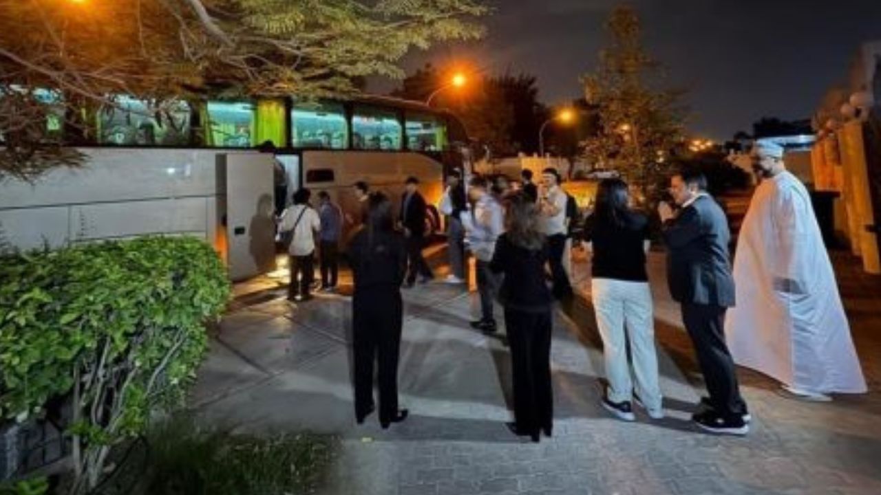 Muscat embassy welcomes 20 Thai crew members after rescue