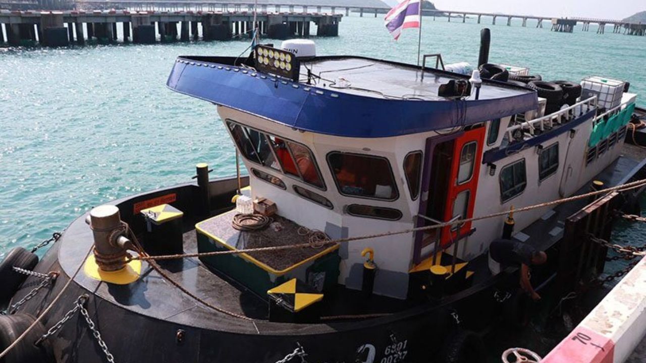 A suspected fuel smuggling case is under investigation after 85,000 litres of diesel was seized from a tugboat off Sattahip in Chon Buri.