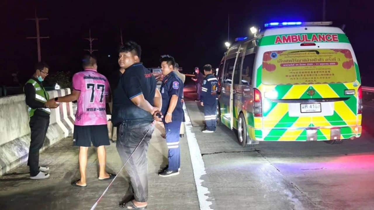 A motorway shooting is under investigation after a 30 year old man was found dead on the hard shoulder in Sung Noen, Nakhon Ratchasima.