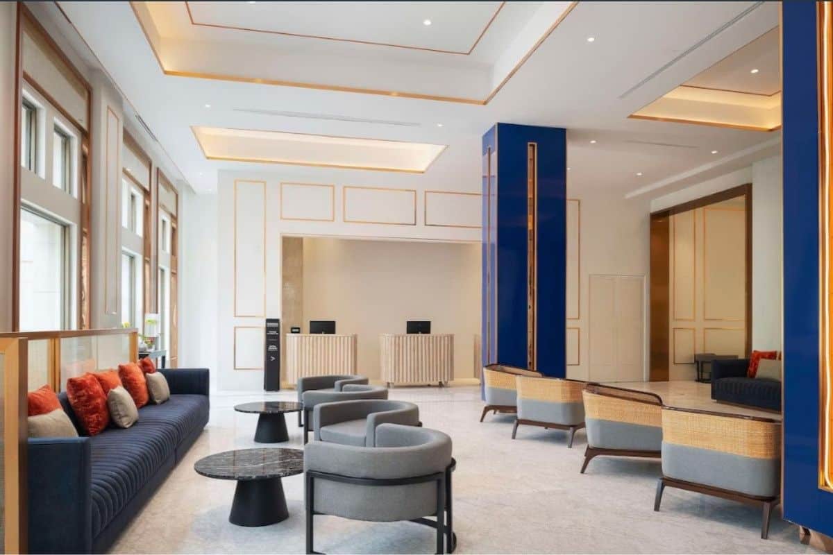 Hotel lobby at Radisson Hotel Chateau de Bangkok