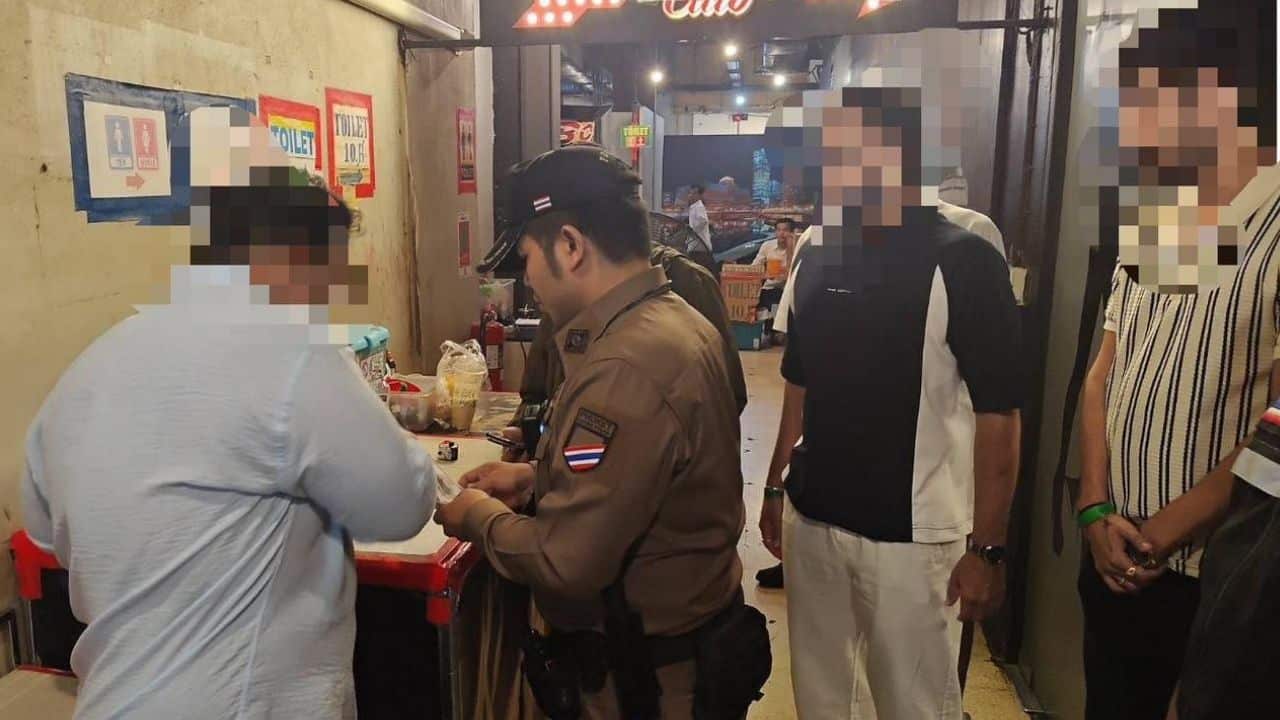 Foreigners use counterfeit banknotes