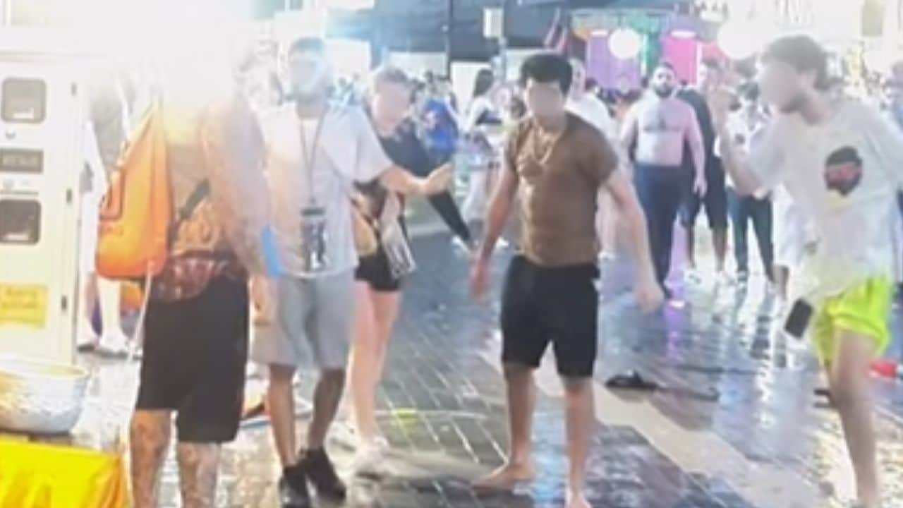 Foreigners engage in fight on Pattaya Walking Street