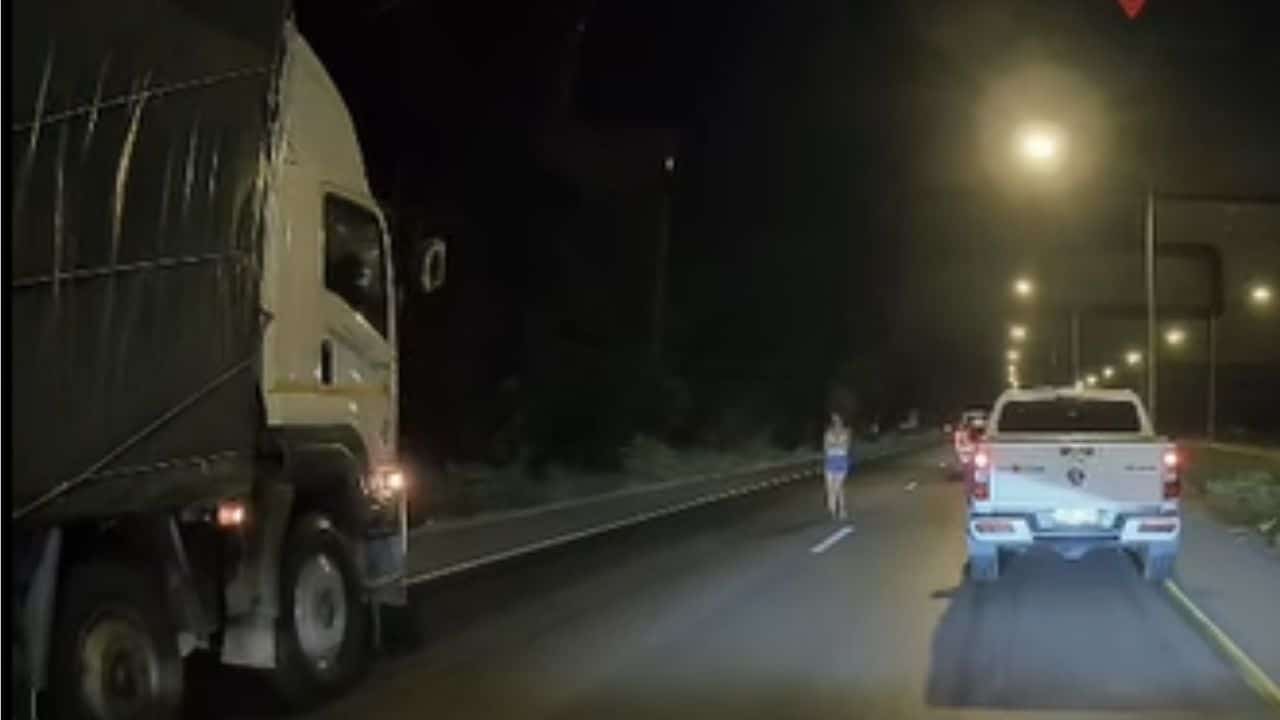 Thai woman walks in traffic after argument with boyfriend