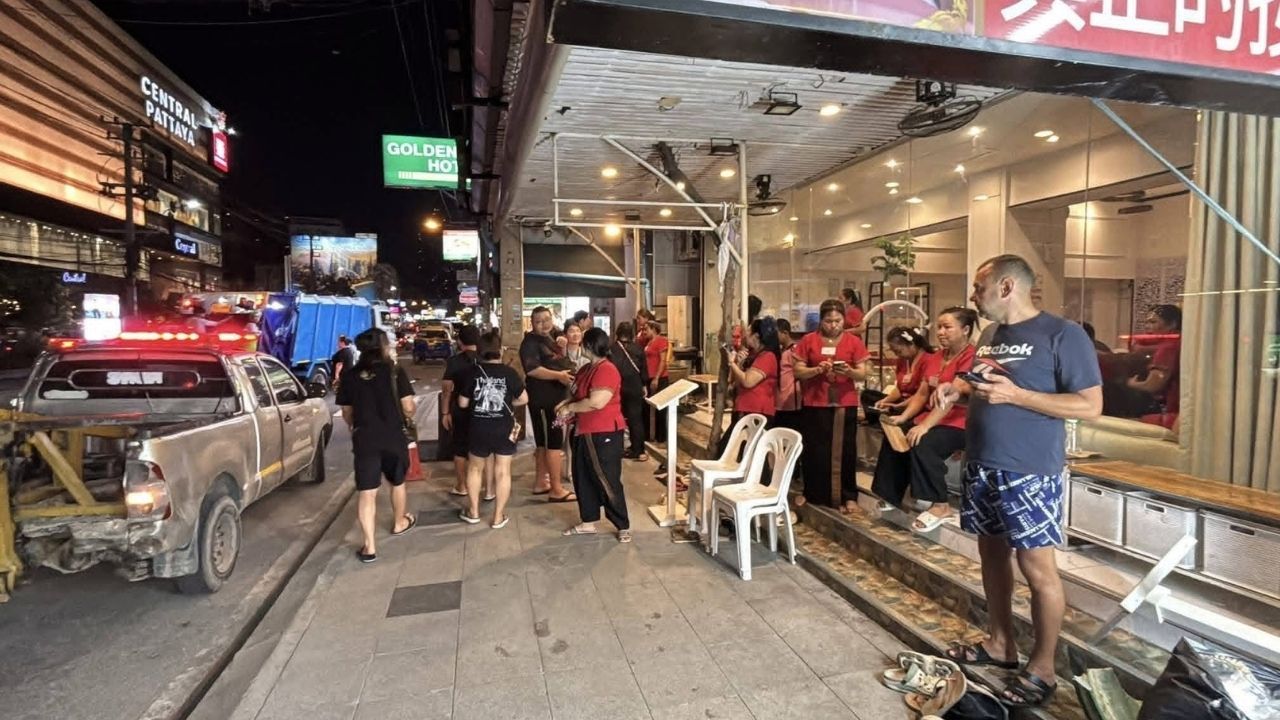 BWM driver crashes into crowd injuring five foreigners 