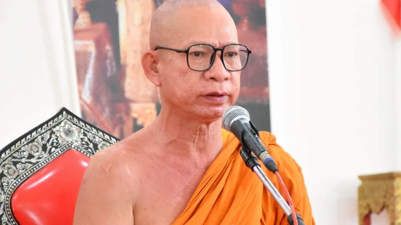 Missing Ayutthaya abbot