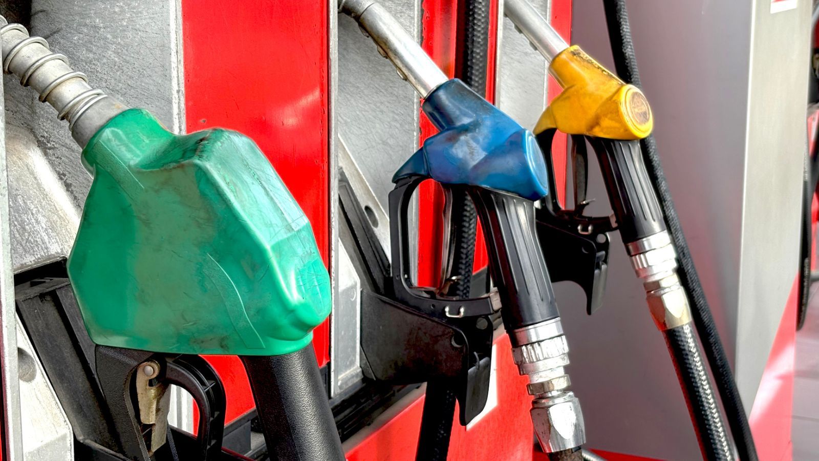 Thailand's oil reserves secure for 110 days, ministry confirms | News by Thaiger