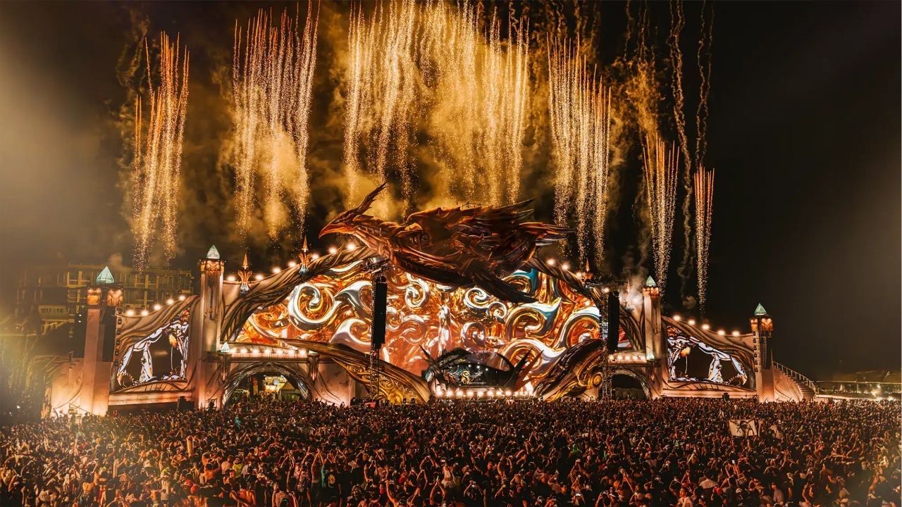 Headlining DJs performing at SIAM Songkran Music Festival 2026 in Bangkok.