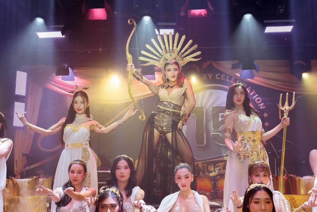 The Pimp Bangkok celebrates its 15th anniversary with Dynasty XV, an invitation-only event in Sukhumvit attended by hundreds of guests.