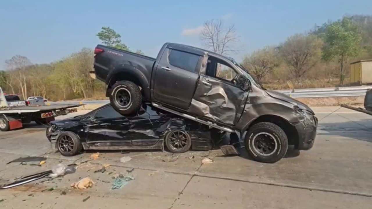 A Lampang crash left two people dead and eight injured after an 18-wheeler hit seven vehicles on the Tak–Lampang road.
