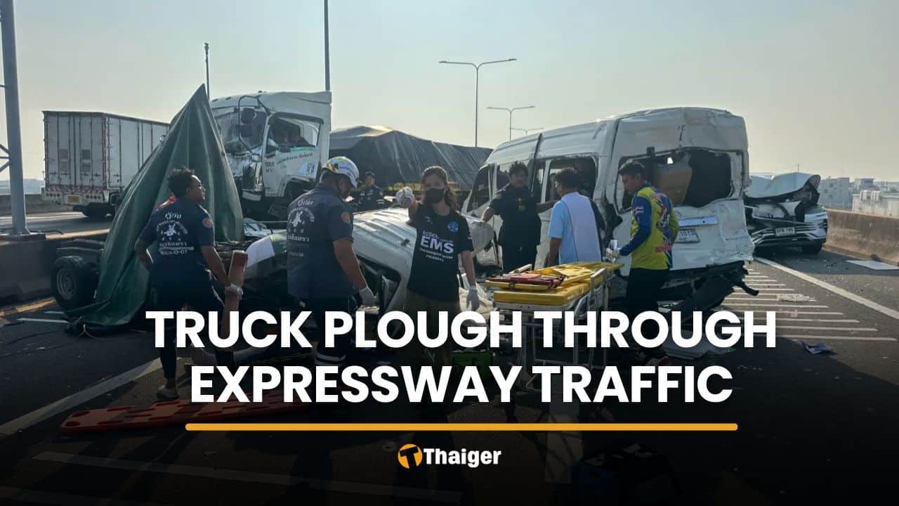 Trailer truck ploughs into traffic, injures 16 in Chachoengsao | Thaiger