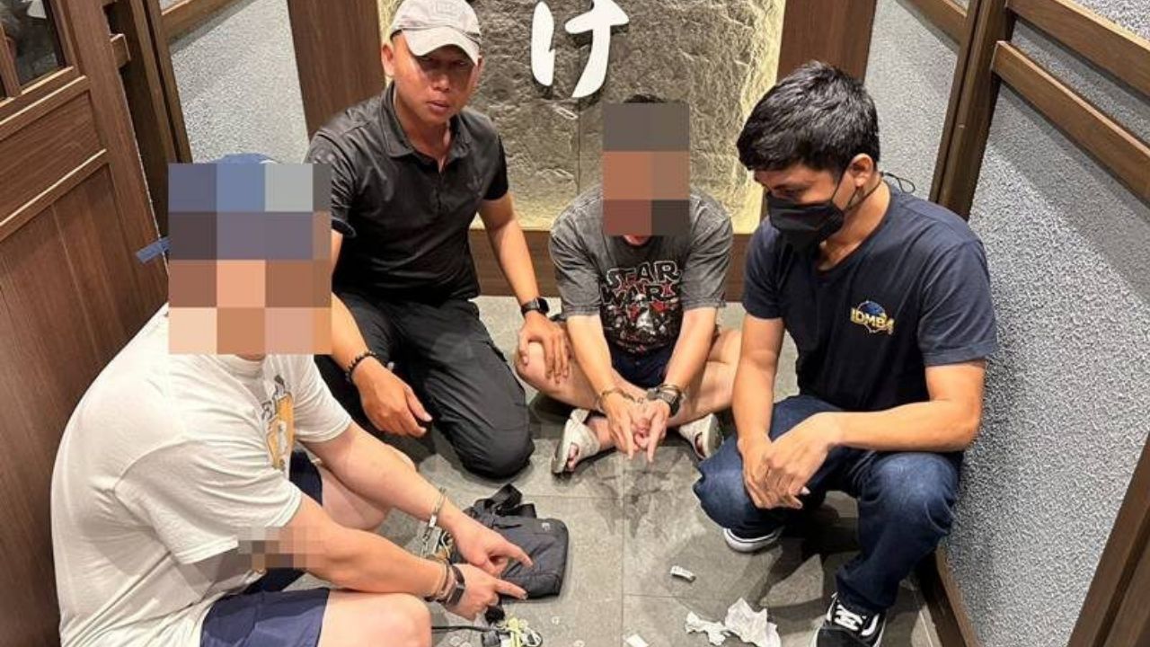 Police arrested four suspects, including Nigerian and Swiss nationals, in a cocaine network bust spanning Bangkok and Nonthaburi.
