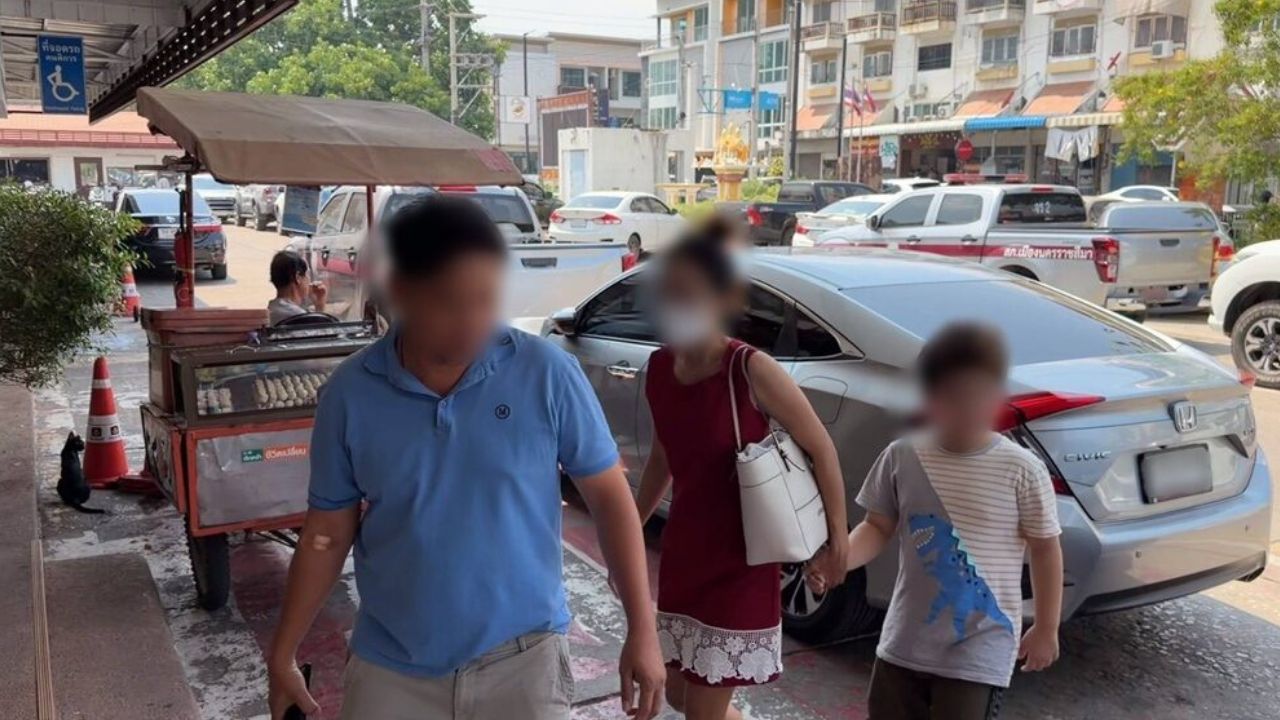 A Nakhon Ratchasima teacher was accused of hitting a boy with a broom after a mother filed a police complaint over his injuries.