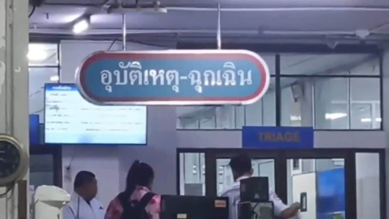 Police in Saraburi are investigating after a father said a tutor hit his seven year old son on the head with a mobile phone.